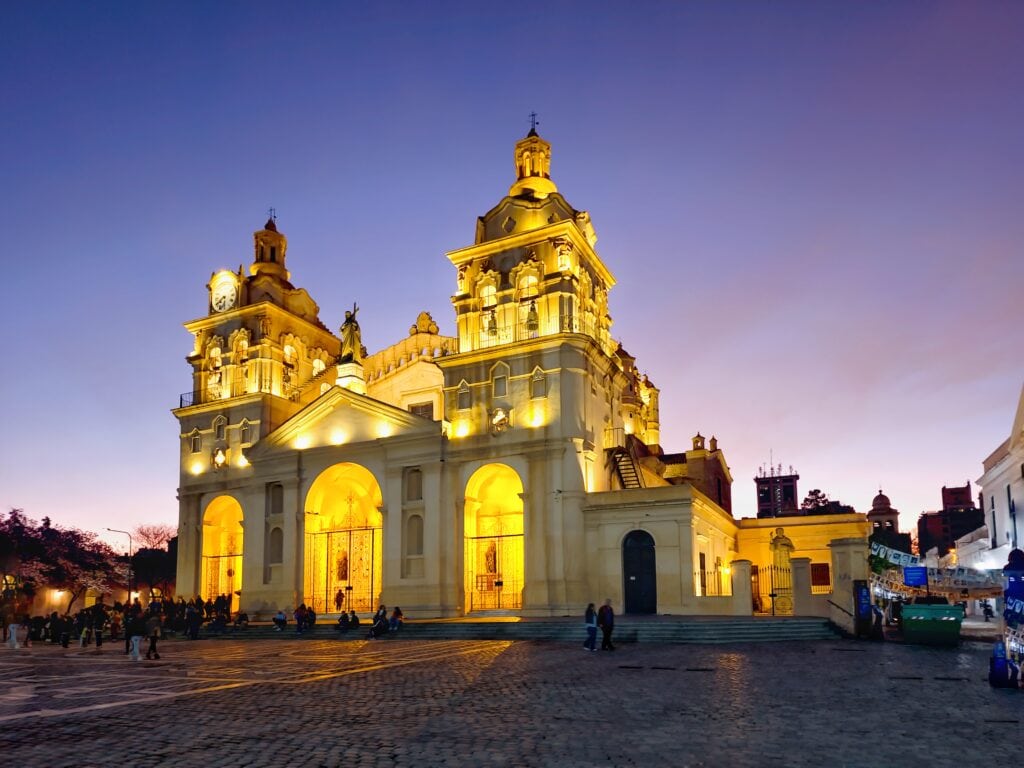 lugares turisticos de argentina catedral de cordoba 1